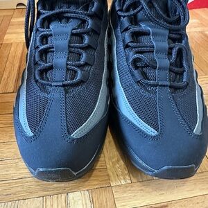 Men's Black Athletic Shoes